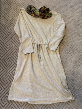 Cupcakes and Cashmere drawstring waist dress